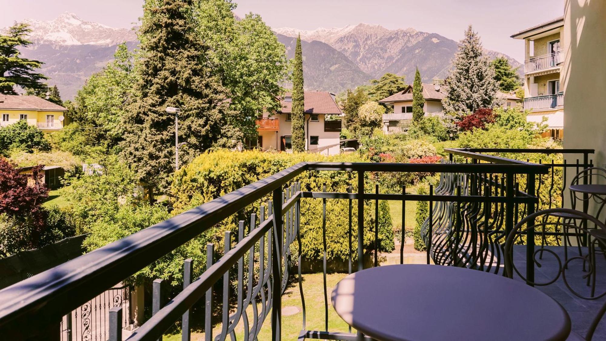 Hotel Villa Laurus Merano Exterior foto